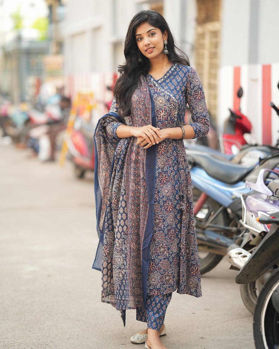 Aline Angrakha kurta pant set