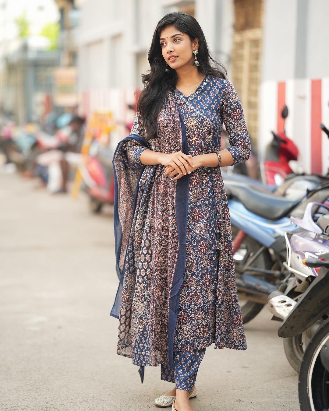 Aline Angrakha kurta pant set