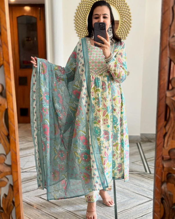 KURTA PANT DUPATTA SET